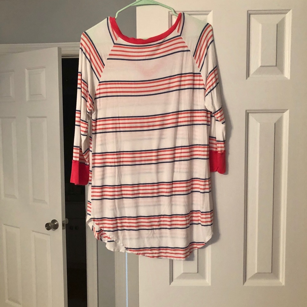 ❤️🤍  Coco and Main 3/4 Sleeve Shirt Size M 🤍❤️ - Picture 2 of 8